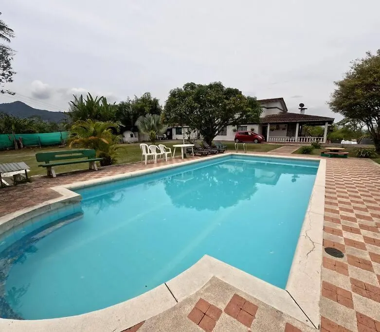 Finca De Descanso Y Recreacion, Fogata,Piscina. Cali