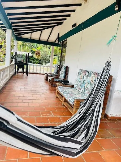 Finca De Descanso Y Recreacion, Fogata,Piscina. Cali