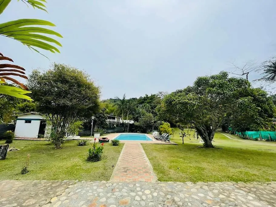 Ferienhaus Finca De Descanso Y Recreacion, Fogata,Piscina. Cali